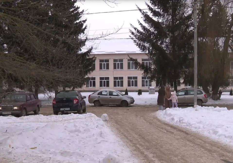 В Кромах идет ремонт школы: строители приступили к финишной отделке В Кромах идет ремонт школы: строители приступили к финишной отделке