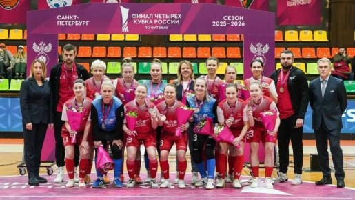 Клычков поздравил женскую футзальную команду "ОрелГУ-КПРФ"