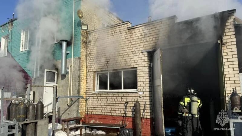 Короткое замыкание электропроводки могло привести к пожару на складе в Орле