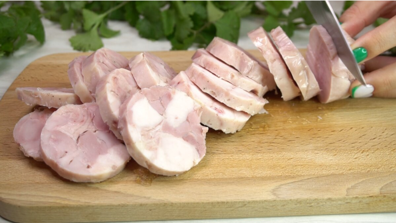 Как приготовить домашнюю ветчину из курицы: простой и вкусный рецепт