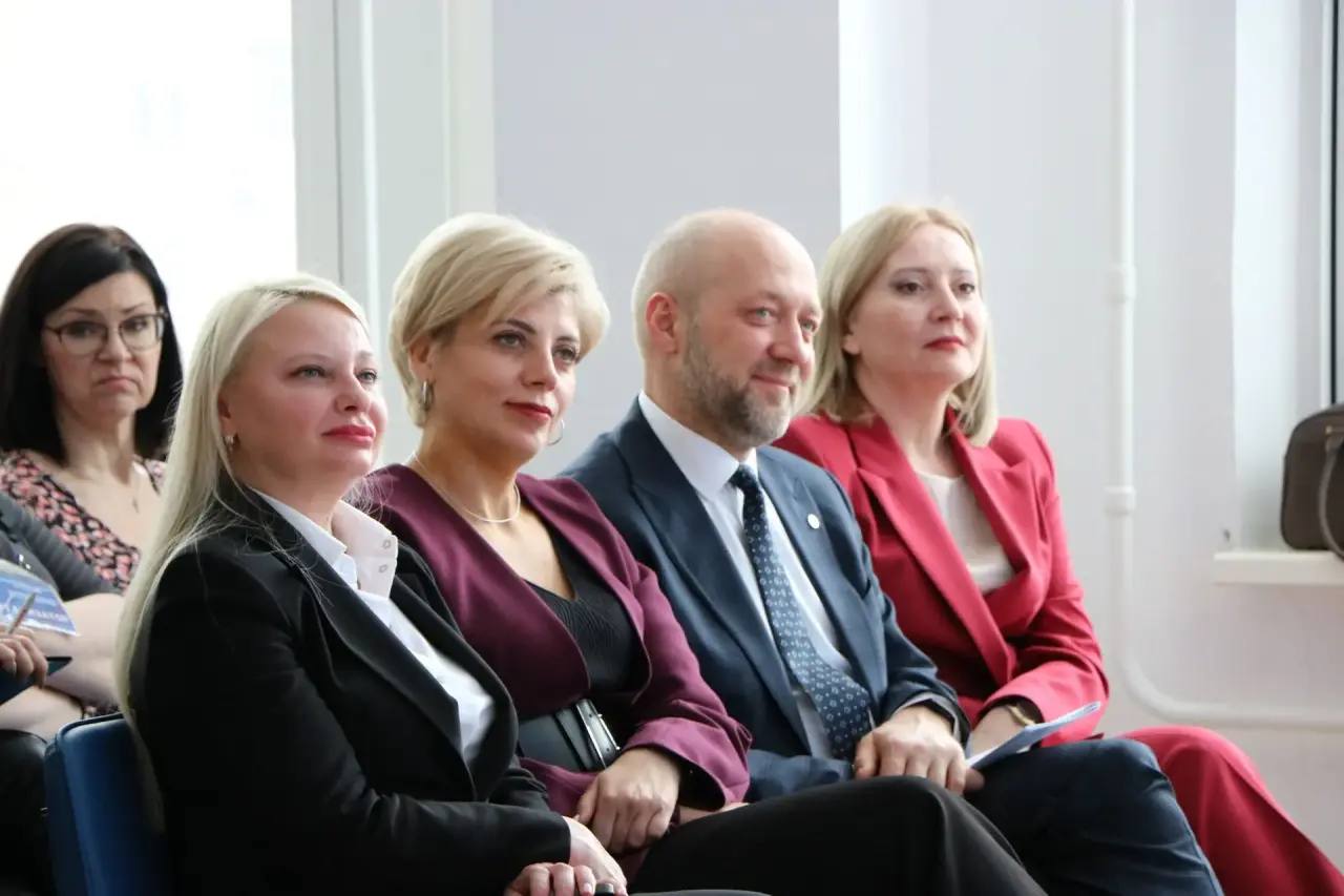 Работа кипит на II Региональной электоральной сессии! И первый день задал высокую технологическую планку Работа кипит на II Региональной электоральной сессии! И первый день задал высокую технологическую планку