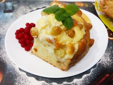 Волшебный пирог с заварным кремом и виноградом
