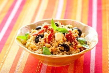 Салат из кускуса с запеченными овощами: летнее лакомство для вашей кухни