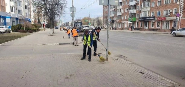 Время наводить порядок: «Спецавтобаза» усиливает темпы уборки