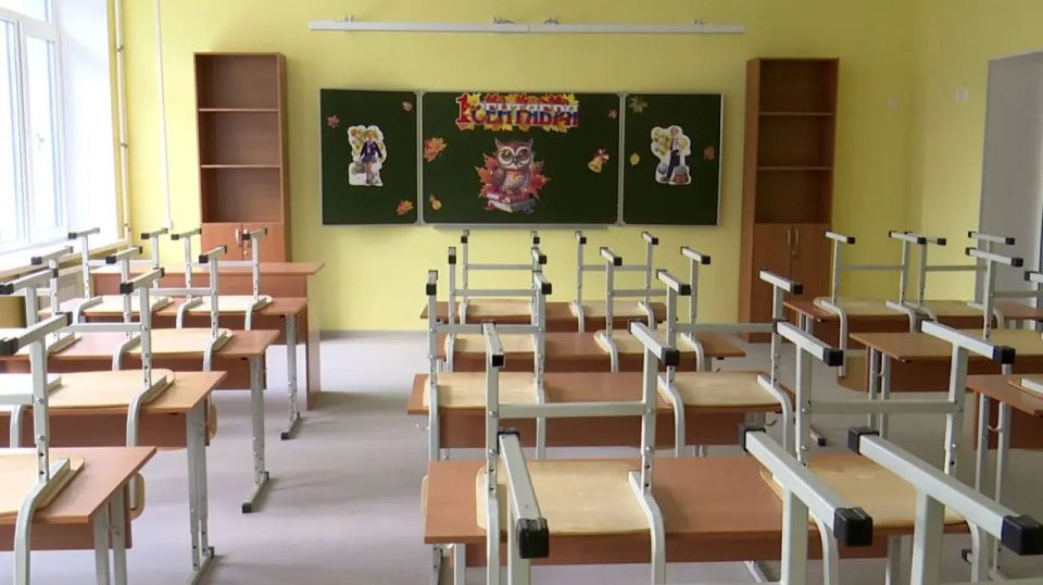 С сегодняшнего дня стартует прием заявлений в первые классы!