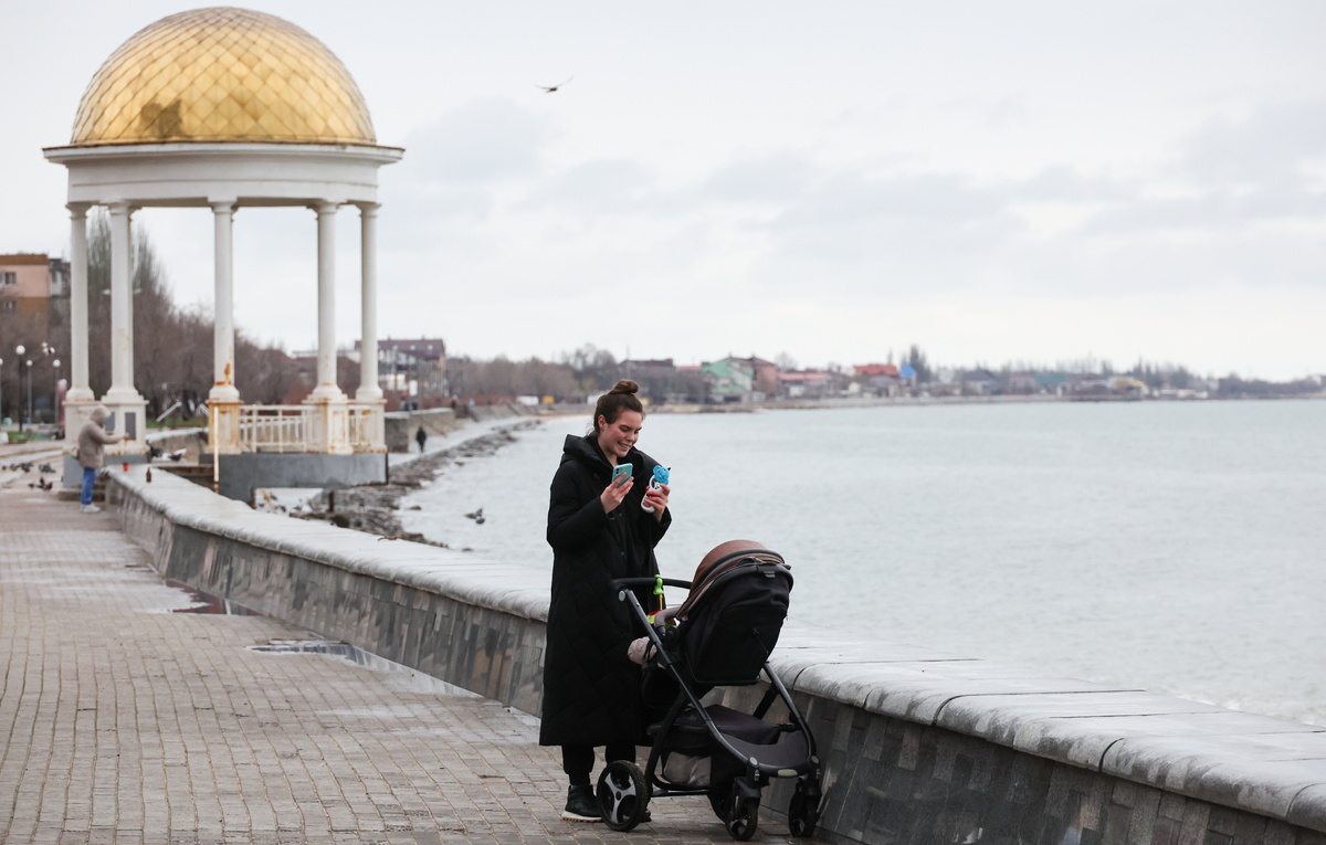 Госдума рассматривает законопроект о продлении пособия по уходу за ребенком до трех лет