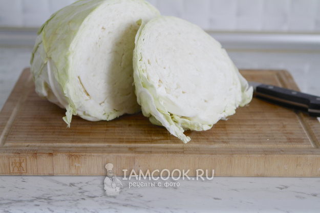 Невероятно вкусная квашеная капуста с яблоками: секрет хрустящей консистенции!