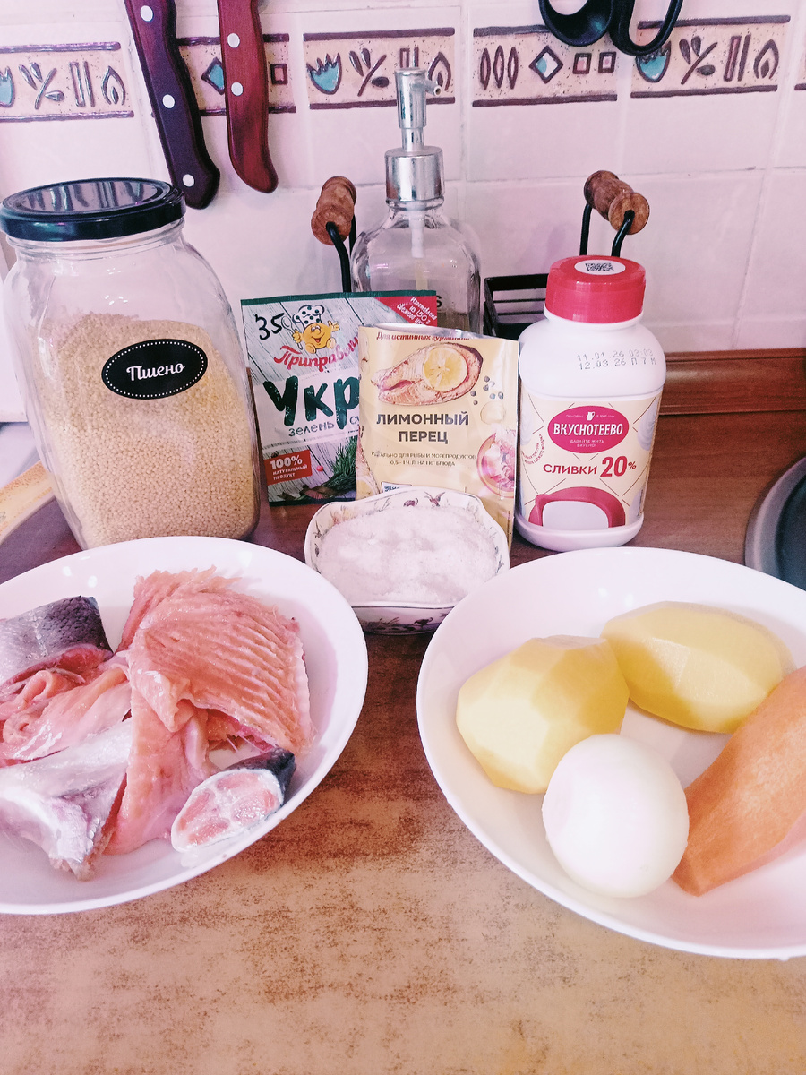 Потрясающие сочетания рыбного вкуса и простоты дома: суп, филе форели в сливках и капустные котлеты