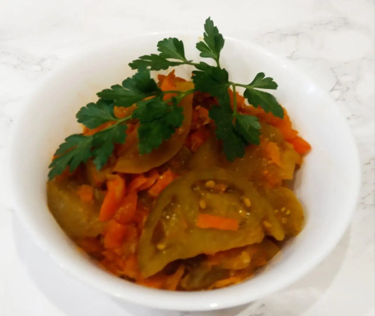 Вкусный салат из зеленых помидоров на зиму