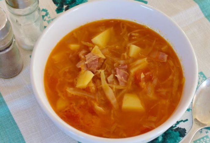 Ирландский суп с капустой и беконом: теплое объятие зимы в каждой ложке