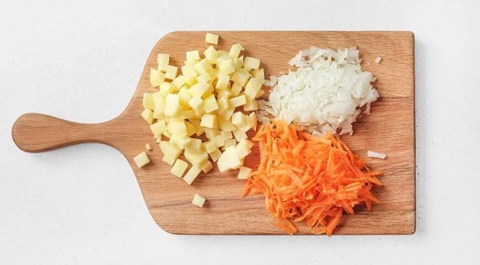 Как приготовить вкусный суп с пельменями и картошкой: пошаговый рецепт