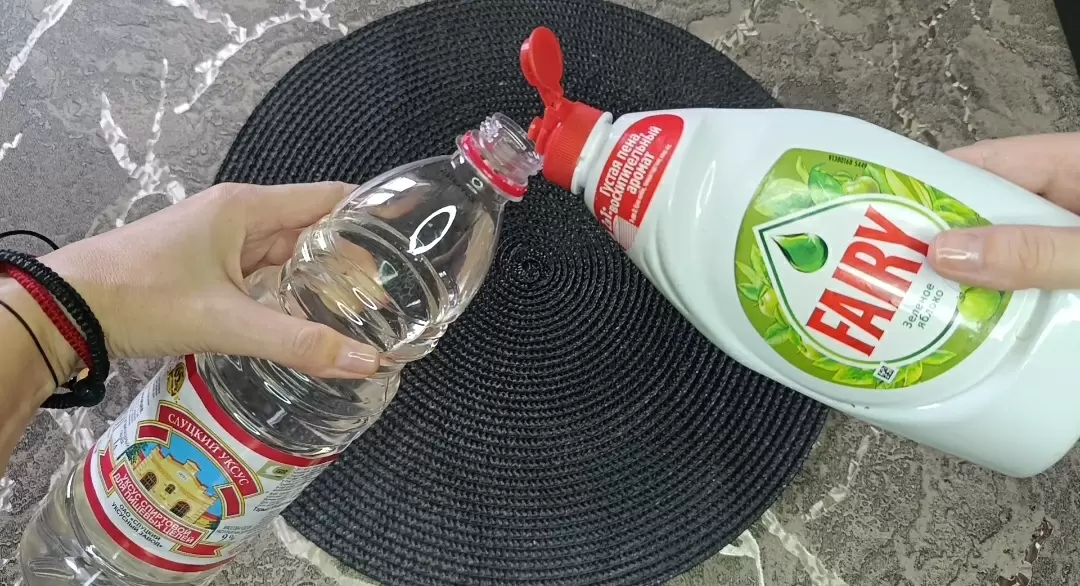 Уксус и моющее средство: идеальный союз для сияющей чистоты в вашем доме