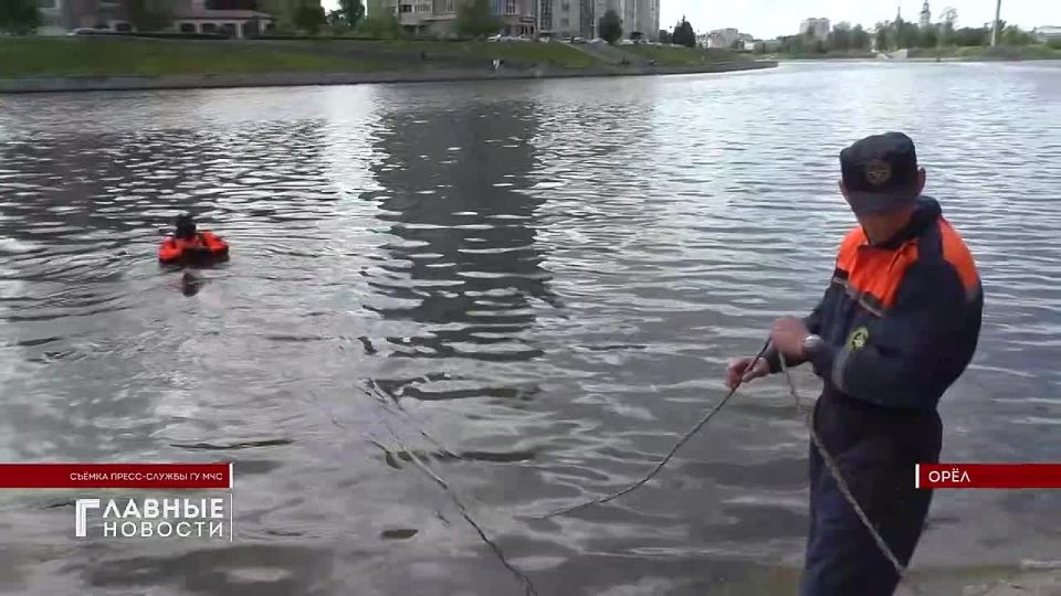 Орловские водолазы обследуют пляжи и дно популярных мест купания в регионе