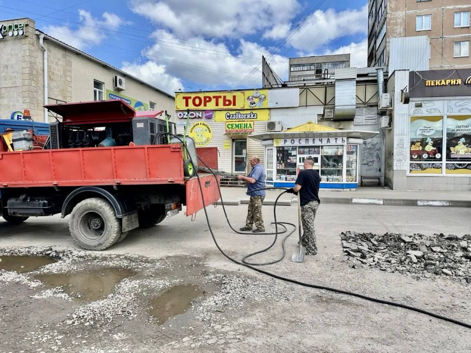 В Орле за неделю отремонтировали более 1,6 тыс В Орле за неделю отремонтировали более 1,6 тыс