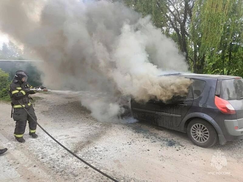 5 человек эвакуировали на пожаре в Орле Сотрудники орловских пожарно-спасательных подразделений за прошедшие сутки выезжали 13 раз, из них 9 выездов на ликвидацию возгораний и 4 выезда на помощь населению 5 человек эвакуировали на пожаре в Орле Сотрудники орловских пожарно-спасательных подразделений за прошедшие сутки выезжали 13 раз, из них 9 выездов на ликвидацию возгораний и 4 выезда на помощь населению
