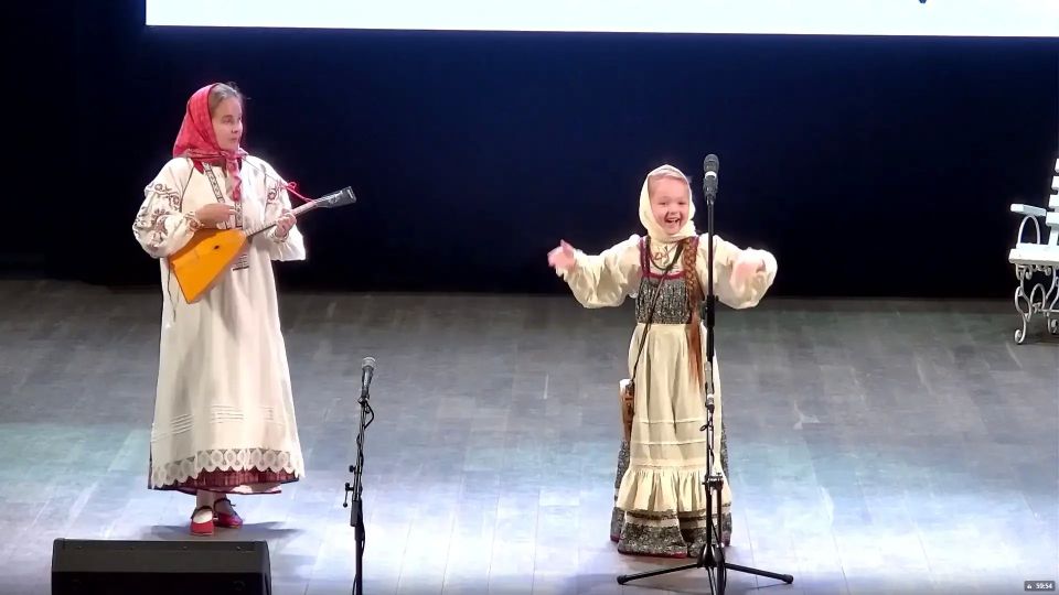 Юные орловчане привезли из Тулы два диплома первой степени Всероссийского фестиваля-конкурса молодых исполнителей народной песни «Песни родины Л.Н. Толстого»!