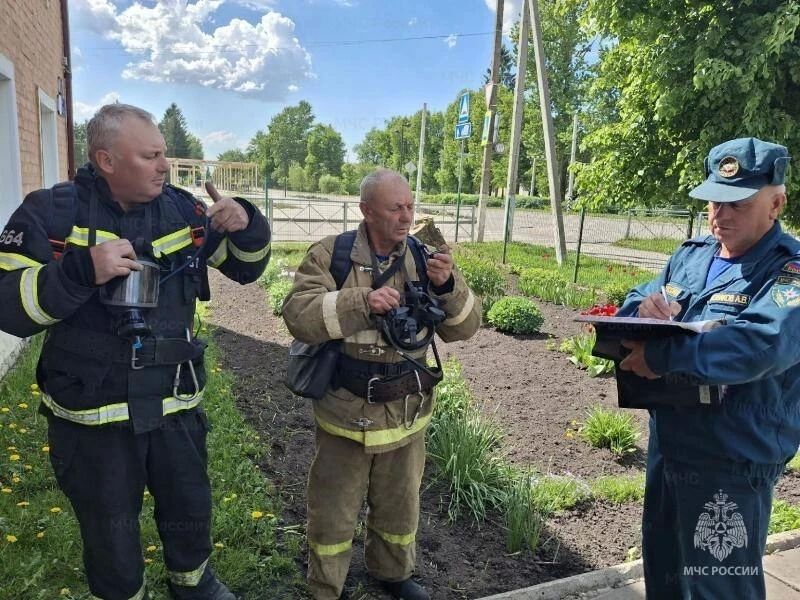 В Шаблыкино школа искусств под защитой сотрудников МЧС России В Шаблыкино школа искусств под защитой сотрудников МЧС России