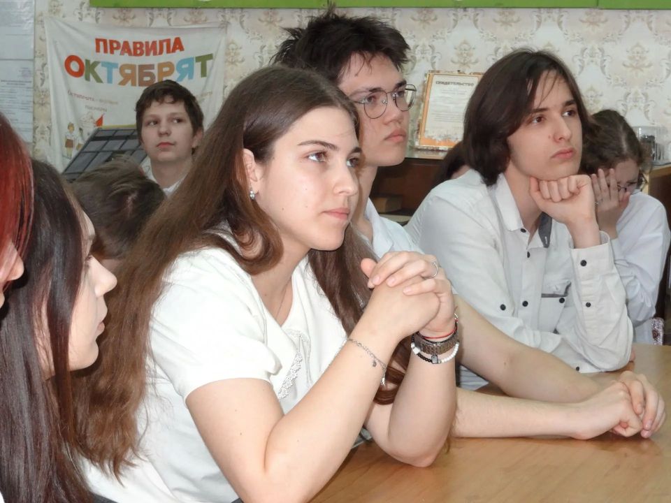 Стены родной школы вновь встретили своего выпускника Стены родной школы вновь встретили своего выпускника