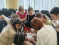 #про_ТИК. В пришкольном оздоровительном лагере «Сказка» (Корсаковская СОШ) в рамках Летней школы избирательного права председатель территориальной избирательной комиссии Корсаковского района Инна Шлеёнкова провела Квест...