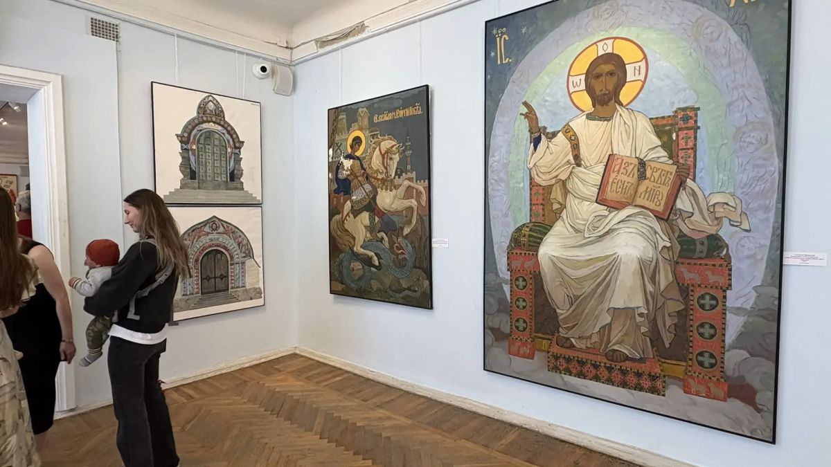 В Орле сегодня открылась выставка «Канон и стиль», посвященная искусству церковной живописи В Орле сегодня открылась выставка «Канон и стиль», посвященная искусству церковной живописи