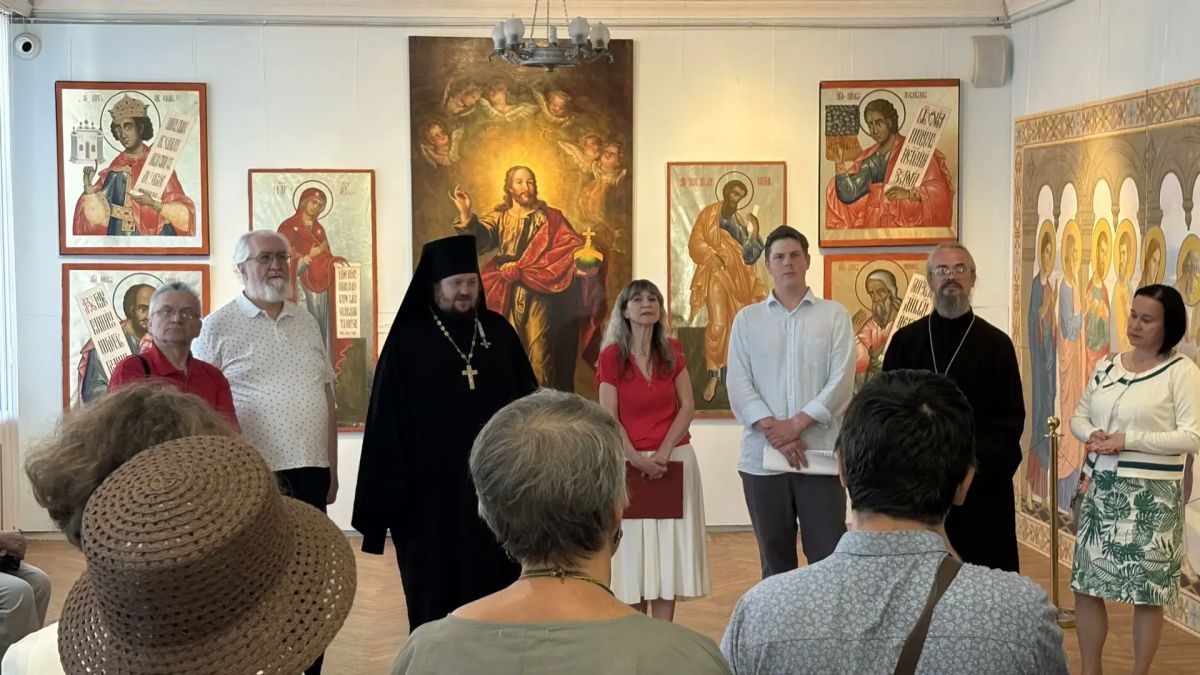 В Орле сегодня открылась выставка «Канон и стиль», посвященная искусству церковной живописи В Орле сегодня открылась выставка «Канон и стиль», посвященная искусству церковной живописи