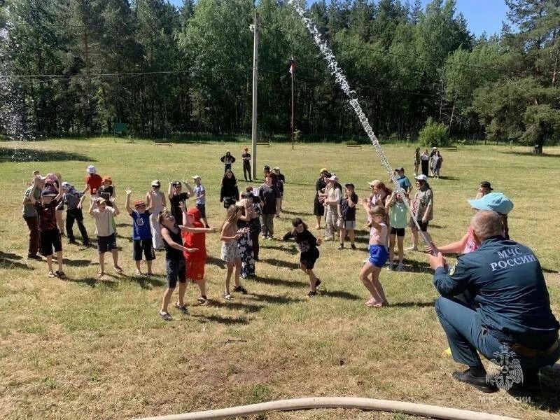 В детском лагере «Солнечный» в Кромском районе прошел День безопасности от МЧС России В детском лагере «Солнечный» в Кромском районе прошел День безопасности от МЧС России