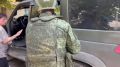 Александр Коц: «Доели последнюю фасоль и пошли в Россию» Константиновка. Бойцы 2-го мотострелкового батальона 72-й мотострелковой бригады выводят в тыл двух мирных жителей. Пожилая женщина в летней кофте с бутылкой воды в...