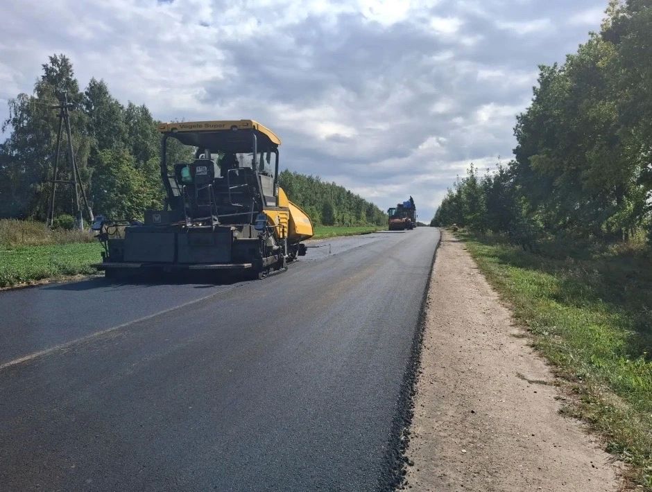 В Ливенском районе завершают ремонт дороги к памятнику промышленной архитектуры XIX века В Ливенском районе завершают ремонт дороги к памятнику промышленной архитектуры XIX века