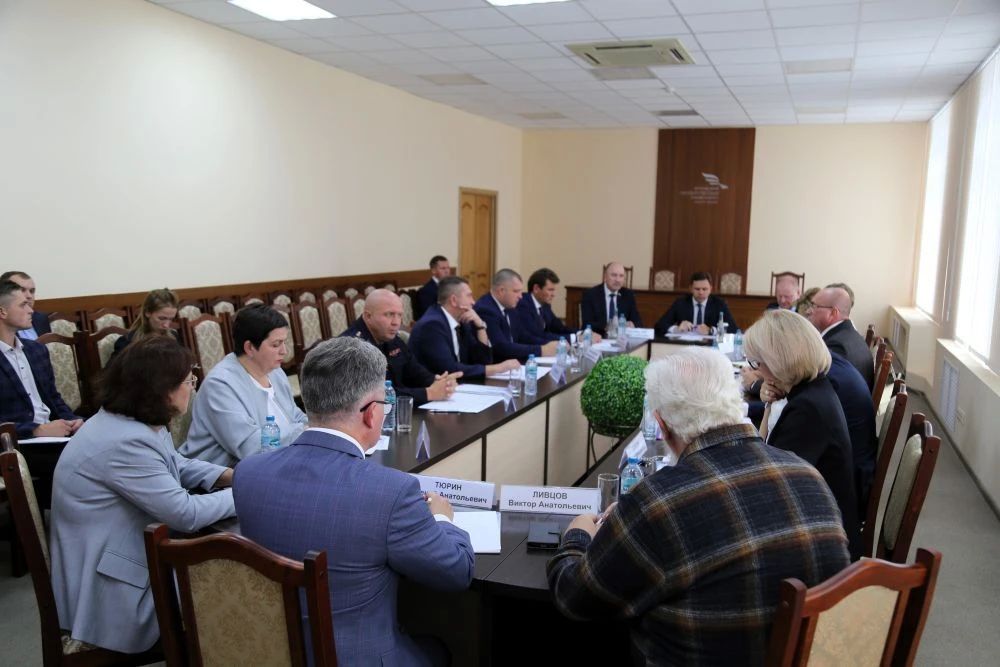 Председатель комиссии по сохранению и укреплению традиционных российских духовно-нравственных ценностей, развитию образования и науки, культуре и межнациональным отношениям Общественной палаты Орловской области Виктор... Председатель комиссии по сохранению и укреплению традиционных российских духовно-нравственных ценностей, развитию образования и науки, культуре и межнациональным отношениям Общественной палаты Орловской области Виктор...
