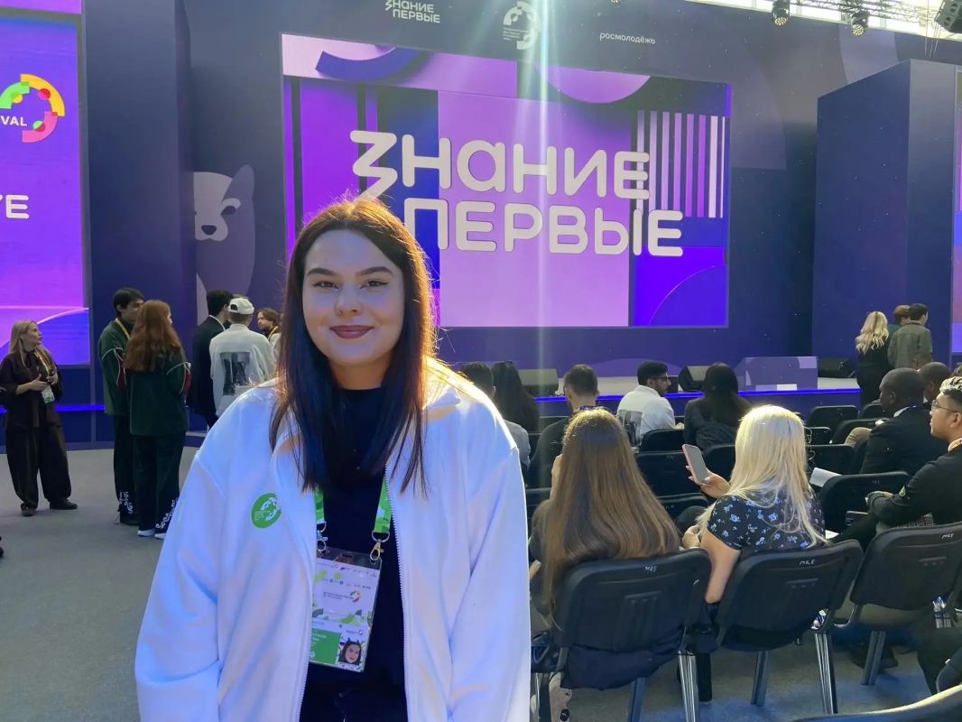 Член Молодежной Избирательной комиссии города Орла Анастасия Черных принимает участие в Международном фестивале молодежи в Екатеринбурге Член Молодежной Избирательной комиссии города Орла Анастасия Черных принимает участие в Международном фестивале молодежи в Екатеринбурге