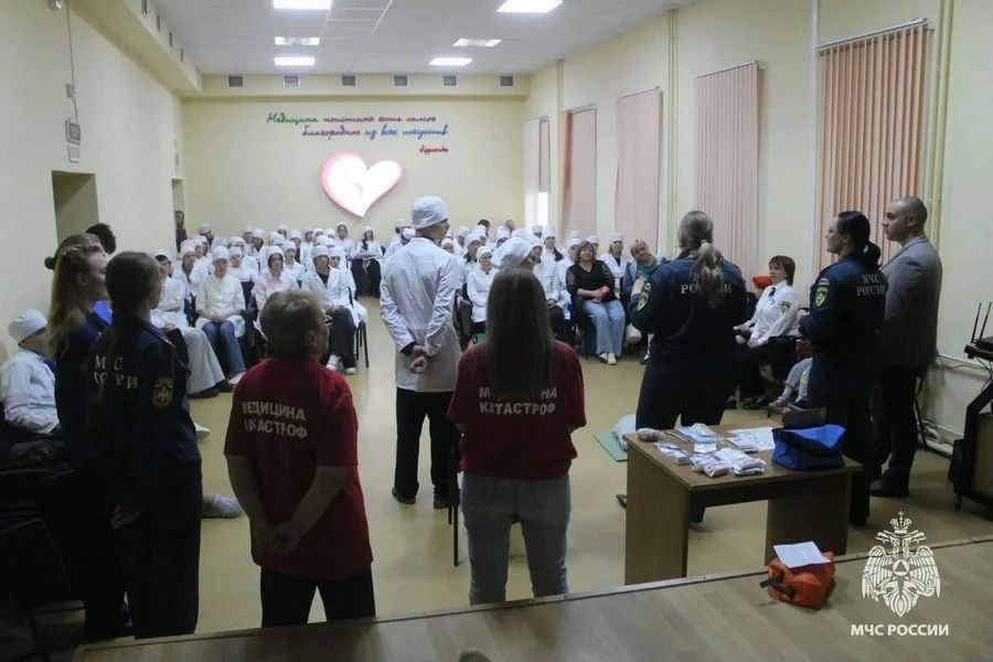 Орловские студенты и детсадовцы учились оказывать первую помощь Орловские студенты и детсадовцы учились оказывать первую помощь