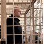 Экс-губернатор Курской области Алексей Смирнов устроился портным в колонии — он шьёт форму для армии и получает около 5 тысяч рублей в месяц