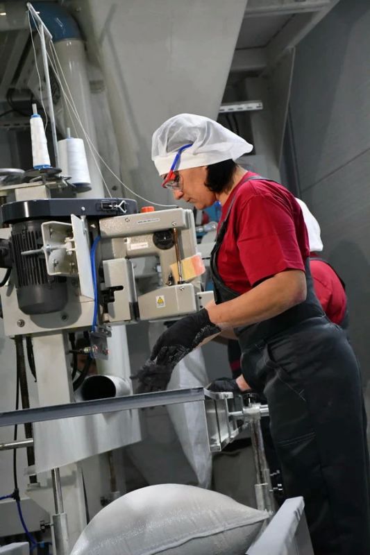 В Мценском районе открыли новый мукомольный комплекс с элеватором В Мценском районе открыли новый мукомольный комплекс с элеватором