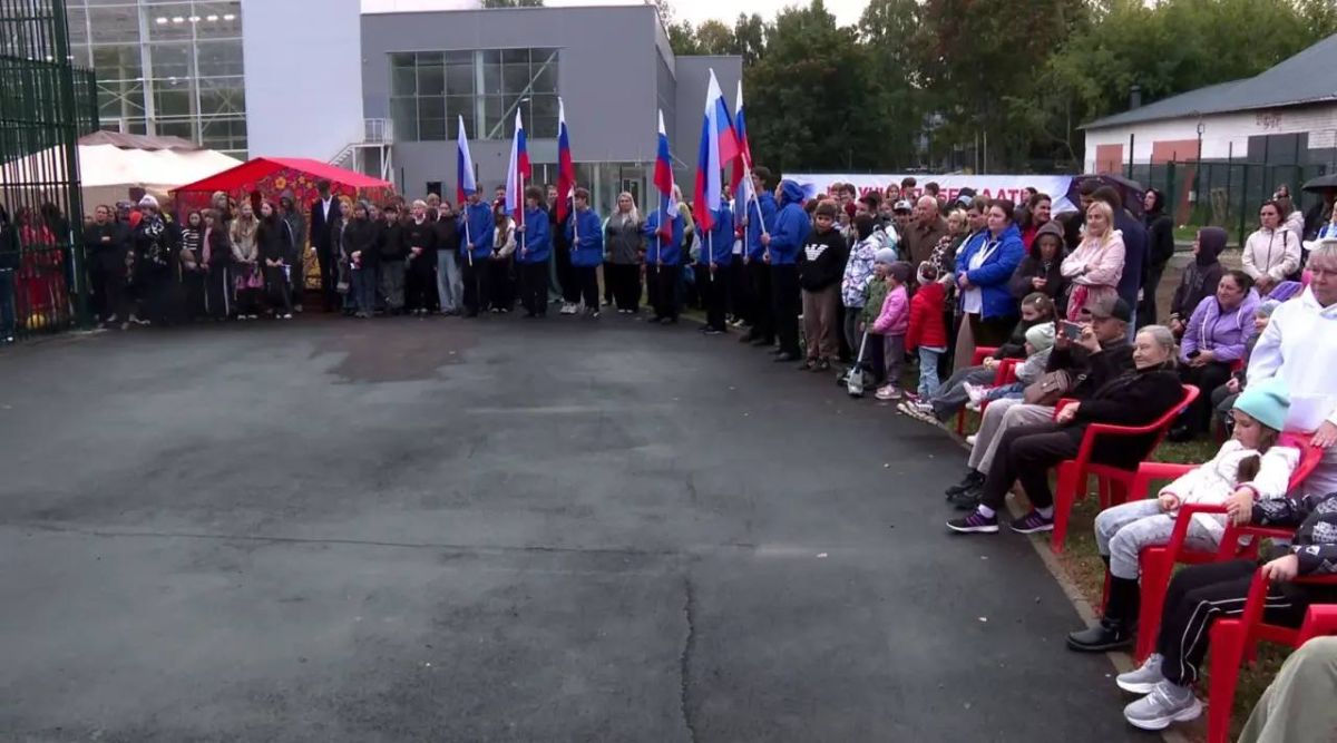 В Орле открыли новую большую спортплощадку! В Орле открыли новую большую спортплощадку!