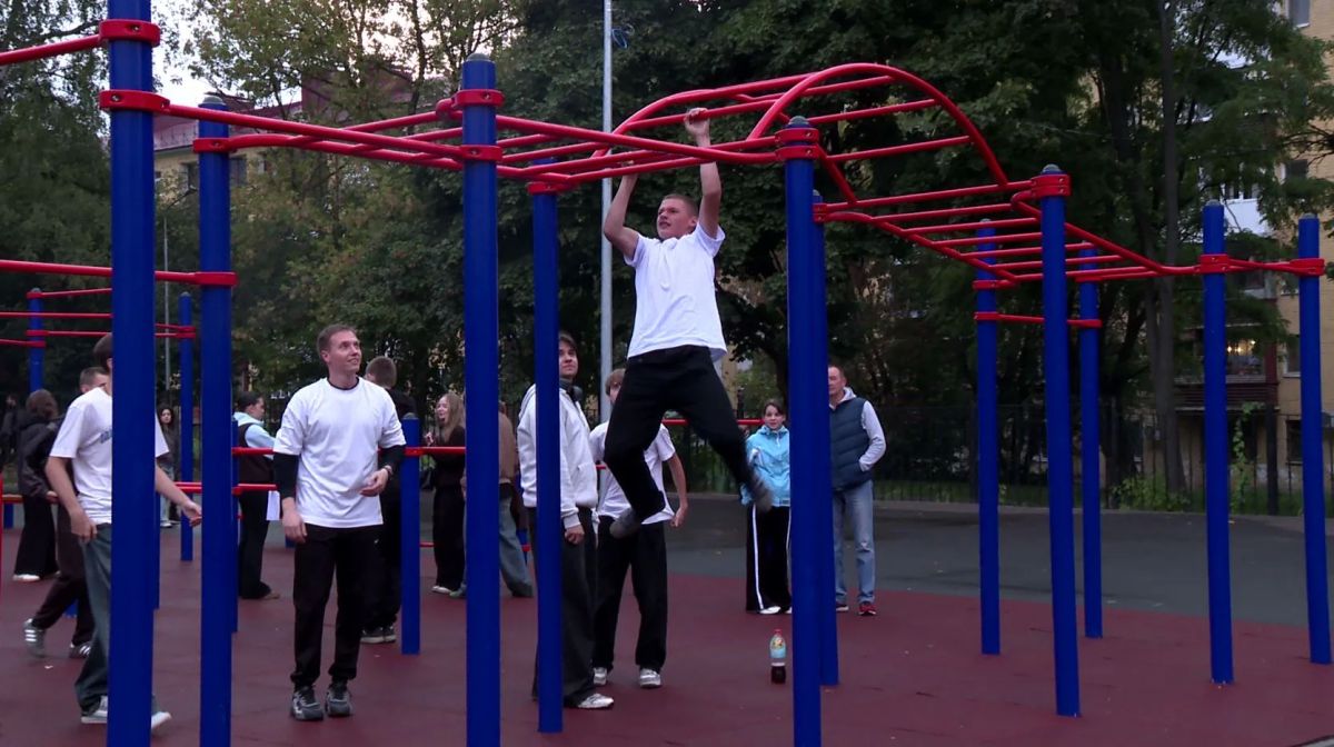 В Орле открыли новую большую спортплощадку! В Орле открыли новую большую спортплощадку!