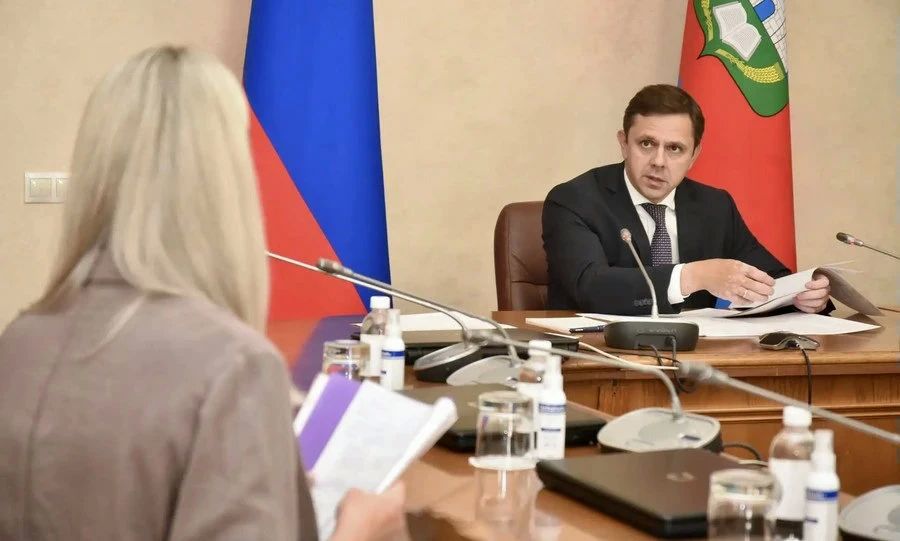 Сгоревшую кровлю двухэтажки в Малоархангельске заменят в ближайшее время