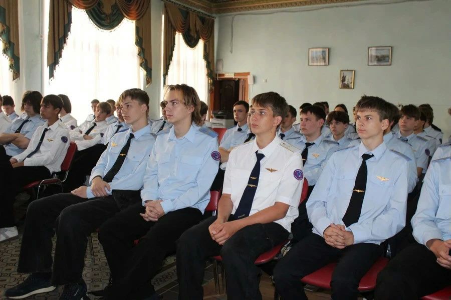 Студенты Орловского техникума путей сообщения познакомились с кавалером ордена Мужества Студенты Орловского техникума путей сообщения познакомились с кавалером ордена Мужества