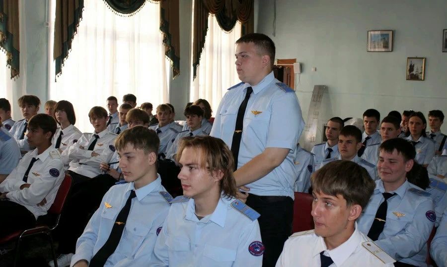 Студенты Орловского техникума путей сообщения познакомились с кавалером ордена Мужества Студенты Орловского техникума путей сообщения познакомились с кавалером ордена Мужества
