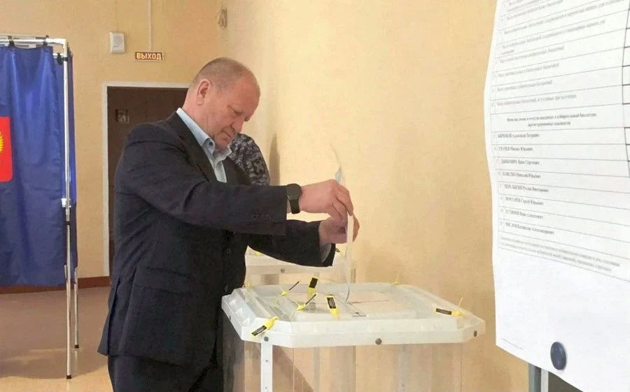 Председатель Орловского облсовета Леонид Музалевский принял участие в выборах Председатель Орловского облсовета Леонид Музалевский принял участие в выборах