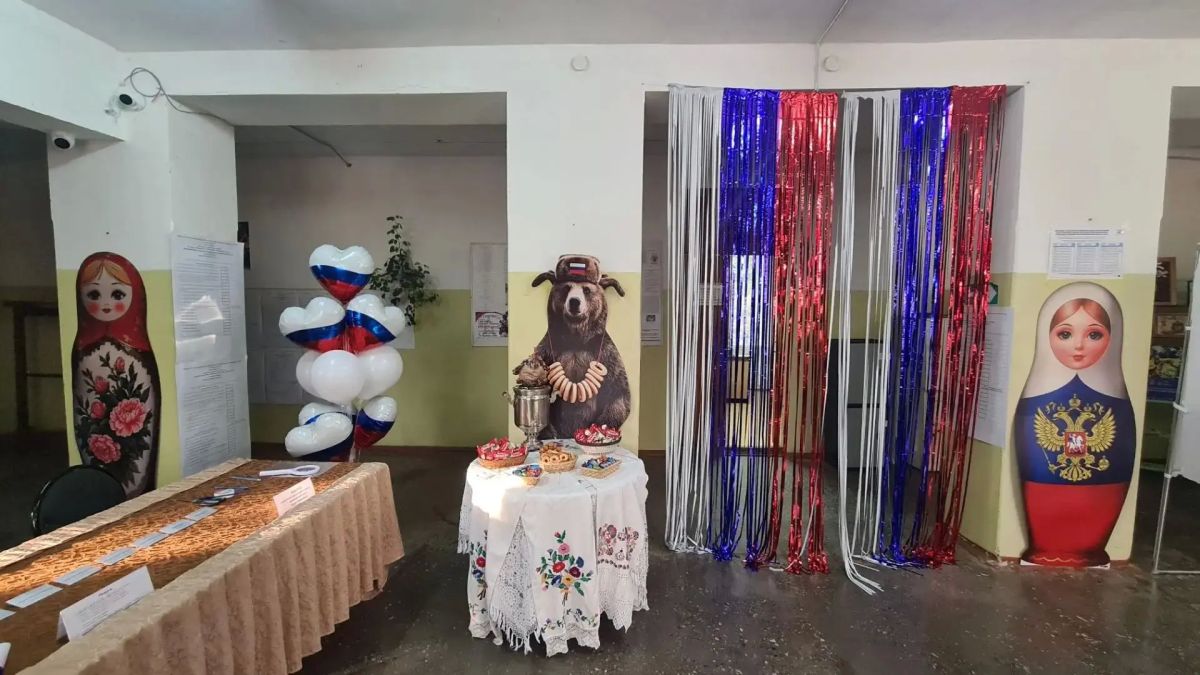 Сегодня, 18 сентября, в 8:00 часов, с исполнением государственного гимна Российской Федерации открылись все 662 избирательных участка в Орловской области Сегодня, 18 сентября, в 8:00 часов, с исполнением государственного гимна Российской Федерации открылись все 662 избирательных участка в Орловской области