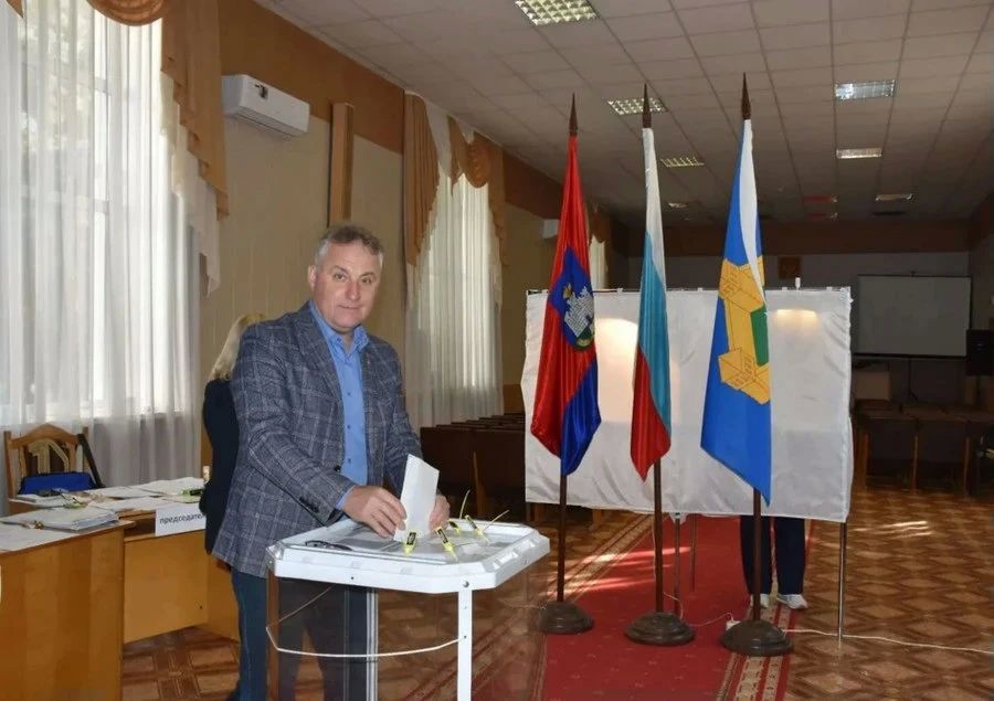 Председатель Орловского облсовета Леонид Музалевский принял участие в выборах Председатель Орловского облсовета Леонид Музалевский принял участие в выборах