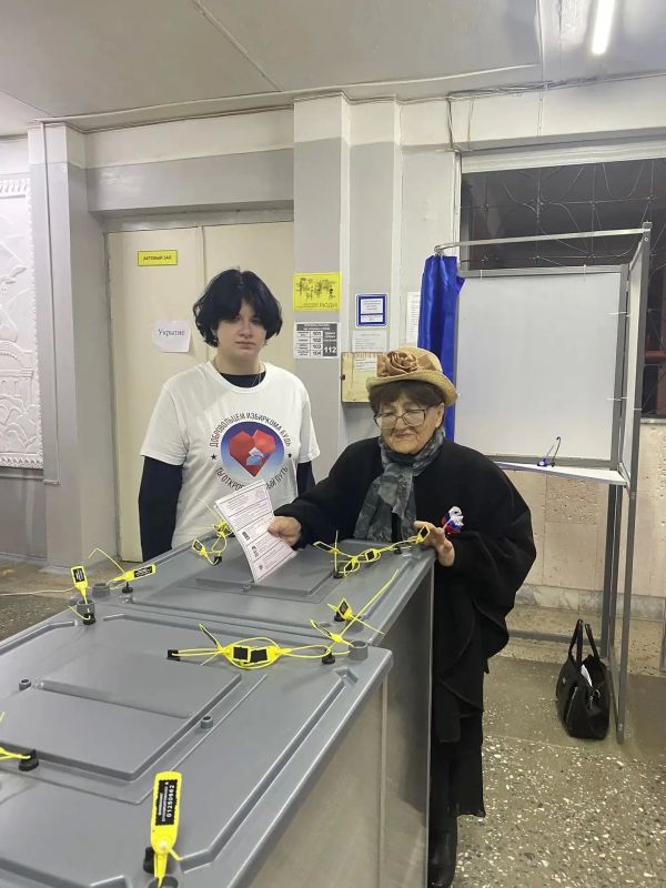 Добровольцы Избиркома 57. На избирательных участках Орловской области в дни голосования дежурят волонтеры Добровольцы Избиркома 57. На избирательных участках Орловской области в дни голосования дежурят волонтеры