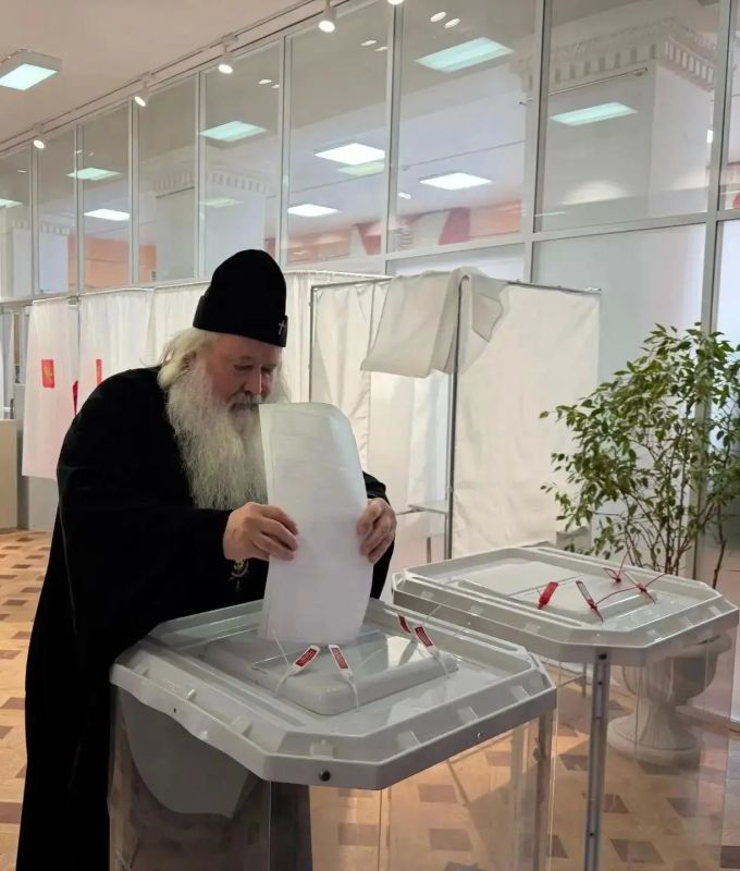 Духовенство Орловской епархии принимает участие в голосовании на выборах