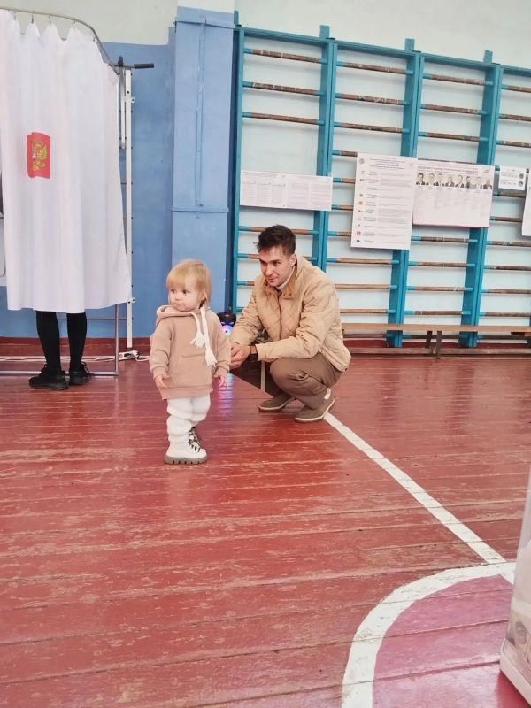 Пока взрослые голосуют за будущее страны и региона, юные граждане учатся активной гражданской позиции Пока взрослые голосуют за будущее страны и региона, юные граждане учатся активной гражданской позиции