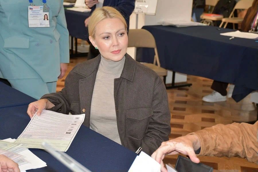 Андрей и Валерия Клычковы проголосовали во Дворце пионеров в Орле Андрей и Валерия Клычковы проголосовали во Дворце пионеров в Орле
