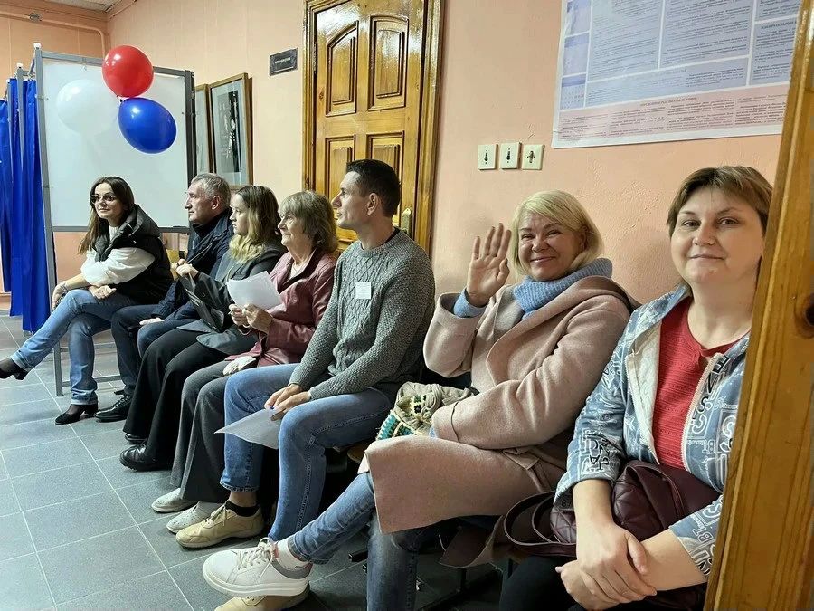 На избирательном участке № 97 города Орла с самого утра звучит музыка На избирательном участке № 97 города Орла с самого утра звучит музыка