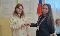 Орловская студентка впервые проголосовала и получила подарок