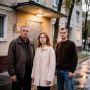 Пьяный мужчина избил женщину у подъезда в Орле и сам получил ножевые ранения