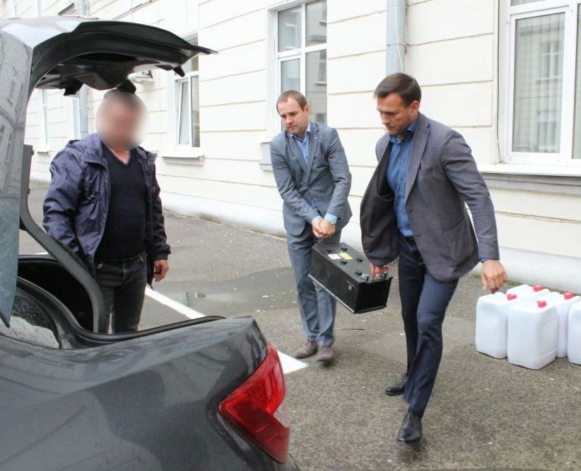 Очередной гуманитарный груз передал орловский тыл нашим защитникам Очередной гуманитарный груз передал орловский тыл нашим защитникам