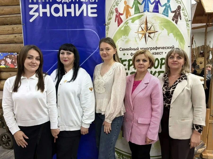 Ливенские студенты изготовили из шерсти мощный символ Орловщины — зубров Ливенские студенты изготовили из шерсти мощный символ Орловщины — зубров